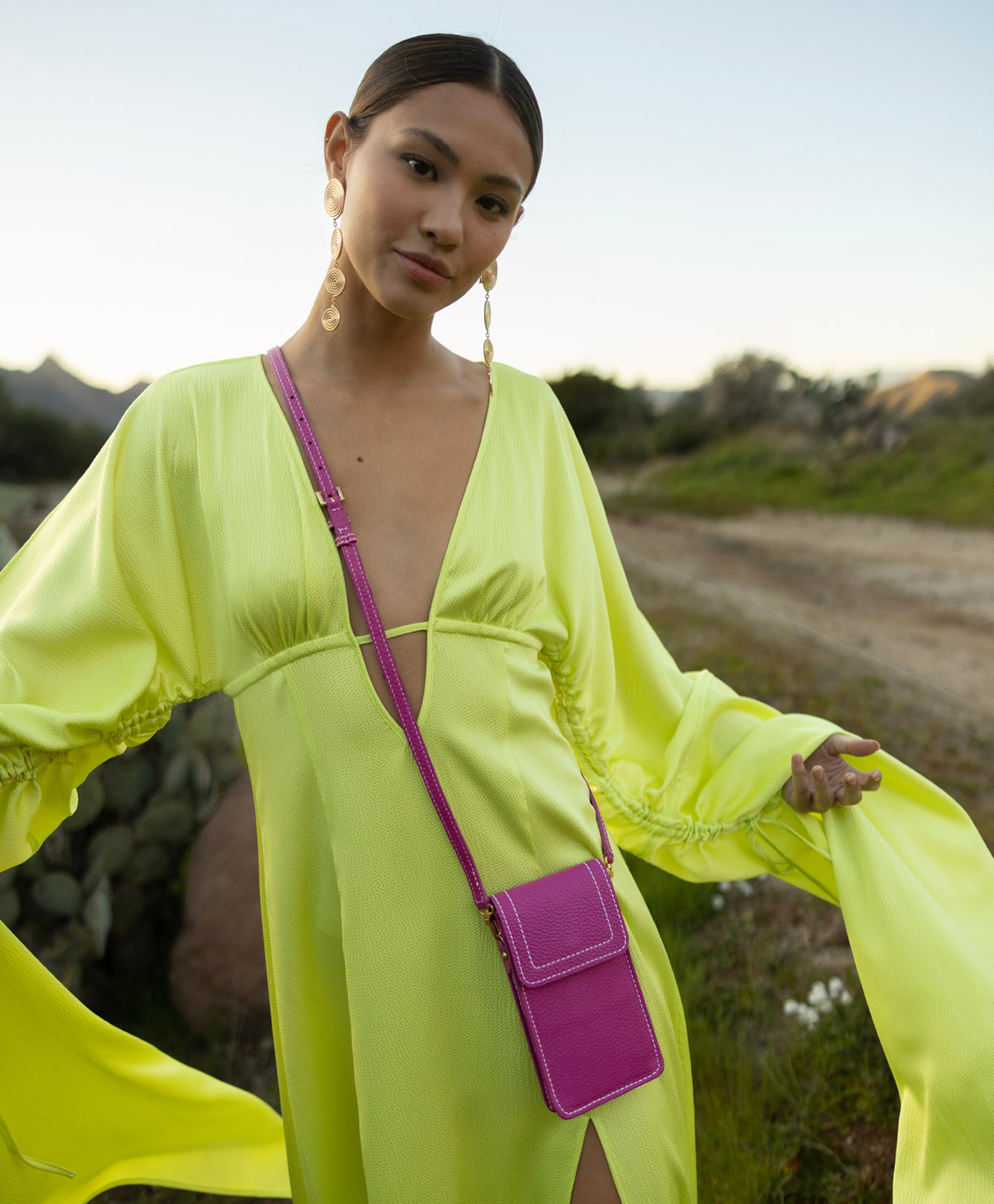 Zephyr Phone Crossbody