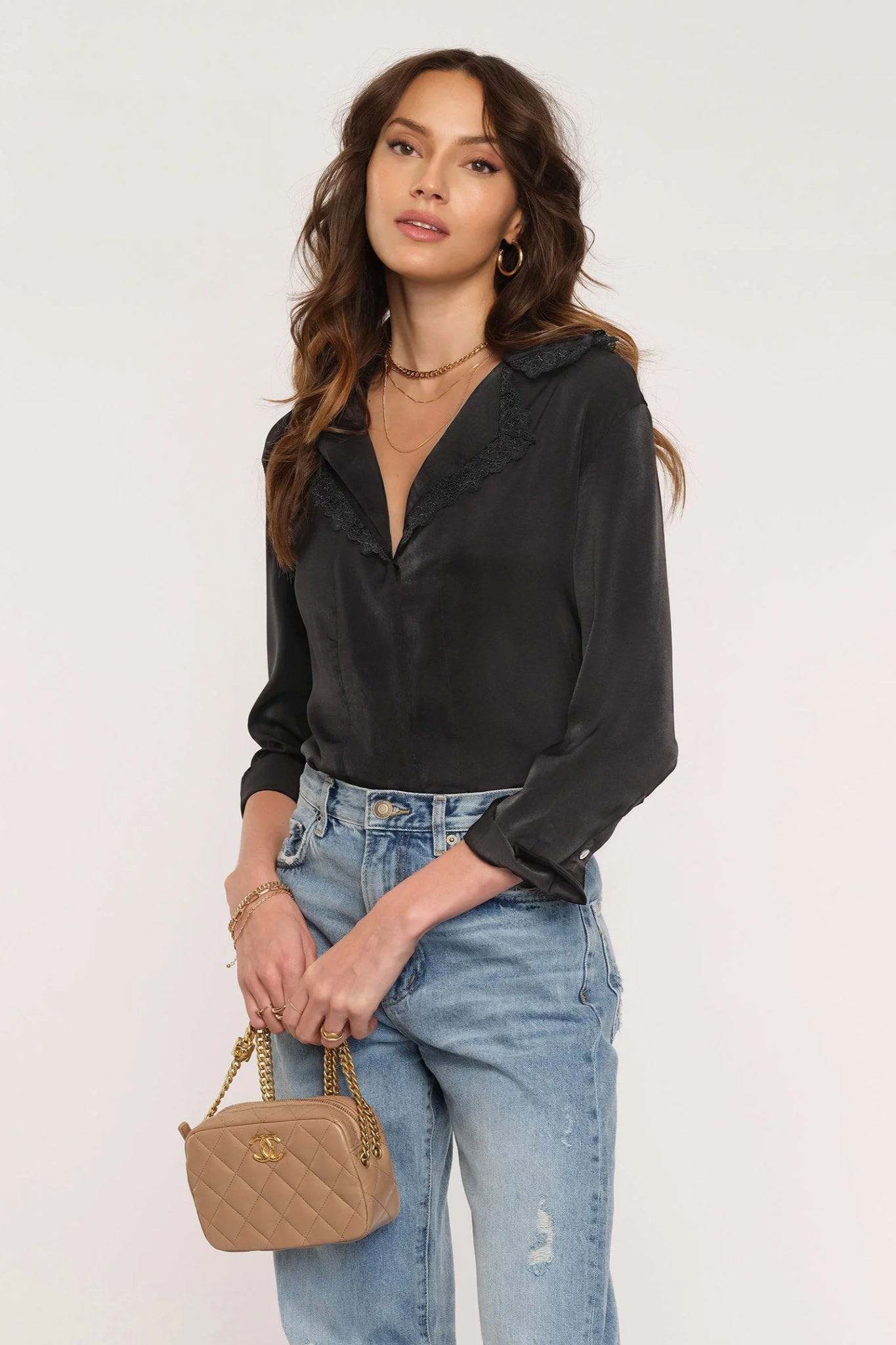 Gemme Glow Lace Collar Blouse