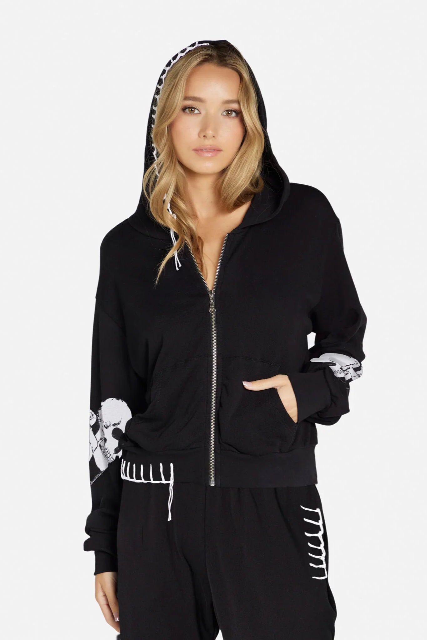 Delicada Skull Heart Zip Hood