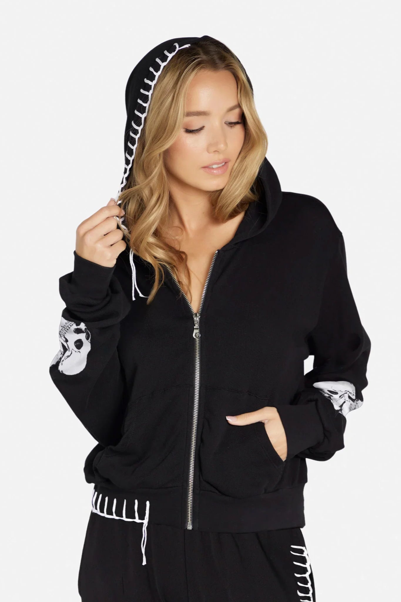 Delicada Skull Heart Zip Hood